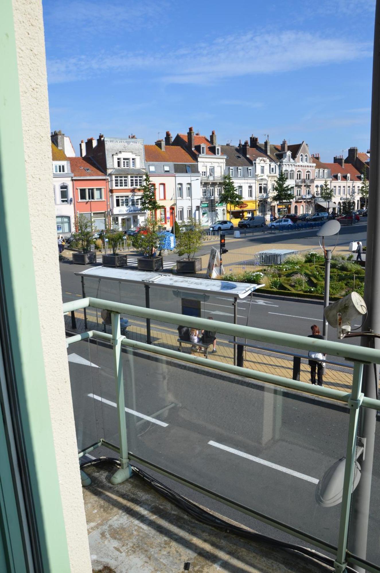 Apartamento Le Gambetta Theatre De Calais Exterior foto